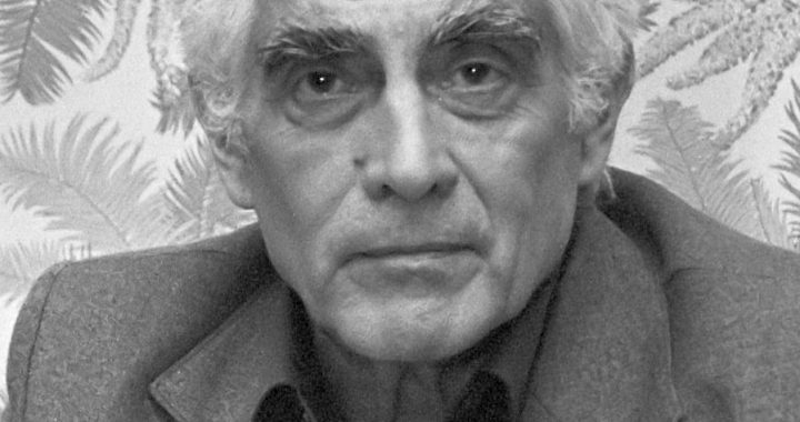 Persconferentie van de leider van de Portugese Communistische Part ij, Alvaro Cunhal in Krasnapolsky in Amsterdam; vlnr Albano Nunes , Domingos Abrantes en Cunhal
*17 april 1980